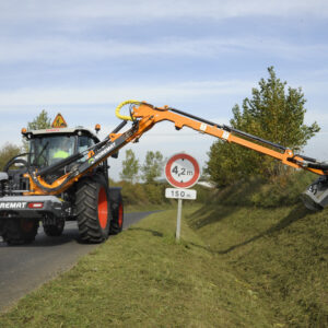 Ensemble tracteurs équipés de bras de 6 m et plus