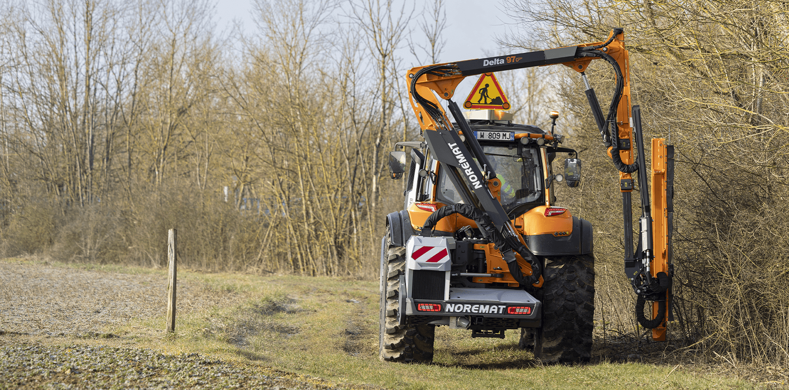 Ensemble tracteurs équipés de bras de + 8m